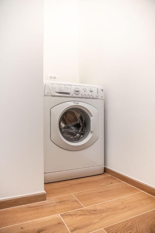 Regina Minor Apartment Монополи Екстериор снимка
